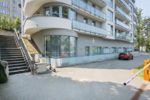 Comfy Apartment Kapitańska & Parking & Balcony by Renters