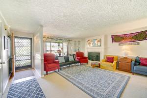 Vancouver Vacation Rental about 16 Mi to Portland!