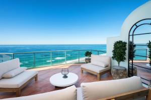 The Waterford on Main Beach