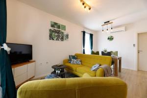 Apartments by the sea Biograd na Moru, Biograd - 21390