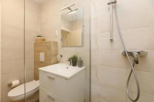 Apartments by the sea Biograd na Moru, Biograd - 21390