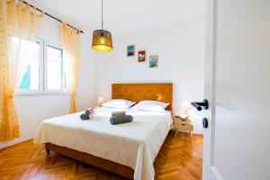 Family friendly house with a swimming pool Plano, Trogir - 21403