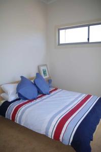 Coastal Retreat - Beachfront