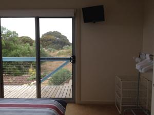 Coastal Retreat - Beachfront