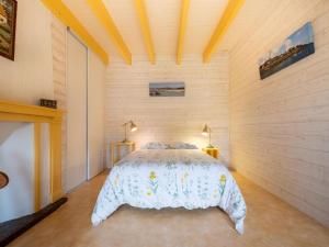 Maisons de vacances Stone-house cottage in Saussey with garden : photos des chambres