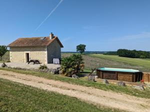 Maisons de vacances Gite Montignac-le-Coq, 3 pieces, 6 personnes - FR-1-653-4 : photos des chambres