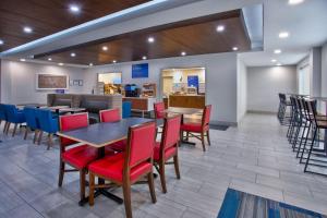 Holiday Inn Express Hotel and Suites Katy by IHG