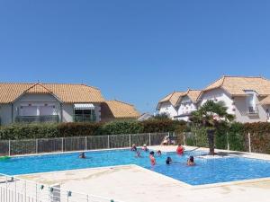 Maison à Notre-Dame-de-Monts avec piscine, wifi et parking, 4 personnes - FR-1-540-145