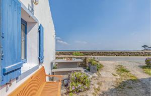 Maisons de vacances Nice Home In Noirmoutier With Wifi And 1 Bedrooms : photos des chambres