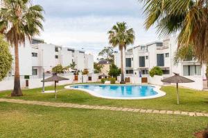 Apartamento Moderno tranquilo con piscina y jardin