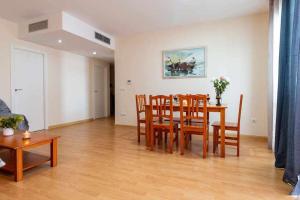 Apartamento Moderno tranquilo con piscina y jardin