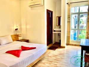 Garden Village Guesthouse & Pool Bar