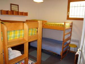 Appartement 3 pièces, terrasse Sud-Ouest, à 100m des pistes, 6 couchages, village à 500m, garage inclus - FR-1-733-3