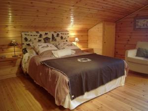 Chalet bois 9 pers, Grand confort, près pistes et commerces, Wi-Fi, Equipé, Parking, Non fumeur - FR-1-733-18