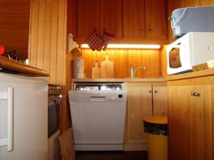 Appartement spacieux pour 6, proche commerces et pistes, balcon, parking, casier à ski - FR-1-733-23