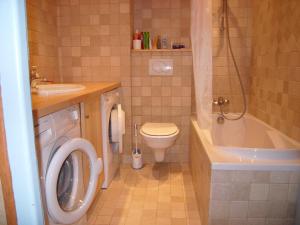 Appartement spacieux pour 6, proche commerces et pistes, balcon, parking, casier à ski - FR-1-733-23