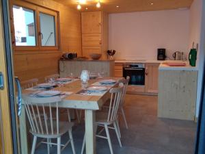 Appartement 6 pers, 3 ch, centre village, avec WIFI et poêle à granules - FR-1-733-85