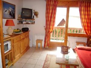 Charmant appartement 2P pour 5 pers, à deux pas des pistes, balcon, cuisine équipée, parking, animaux ok - FR-1-733-90