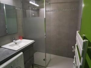 Agréable T2 avec Piscine et Parking à Soustons - FR-1-379-165