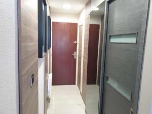 Studio Cabine 4 Pers avec Aperçu Mer, Proche Plage, Terrasse, Parking Privé et Clim à Fréjus - FR-1-226A-158