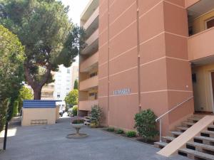 Studio Cabine 4 Pers avec Aperçu Mer, Proche Plage, Terrasse, Parking Privé et Clim à Fréjus - FR-1-226A-158