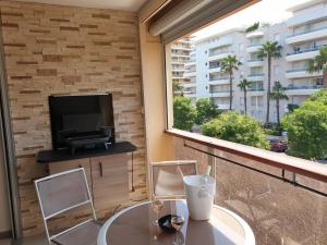 Studio Cabine 4 Pers avec Aperçu Mer, Proche Plage, Terrasse, Parking Privé et Clim à Fréjus - FR-1-226A-158
