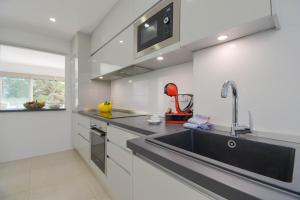 Sunnybeach by Aguilarent