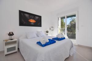 Sunnybeach by Aguilarent