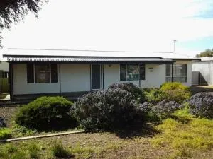 Wool Bay Retreat - quiet location! - Point Turton