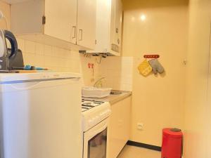 Appartements Residence Caroual - Studio pour 4 Personnes 264 : photos des chambres