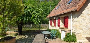 Maisons de vacances En haut de la colline, les volets rouges : photos des chambres