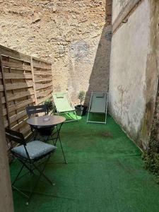 Vaste Appartement Rénové - Centre Ville