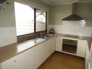 Bliss - Beachfront Sultana Point -