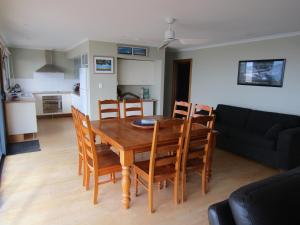 Bliss - Beachfront Sultana Point -