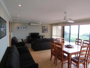 Bliss - Beachfront Sultana Point -