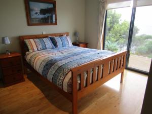 Bliss - Beachfront Sultana Point -