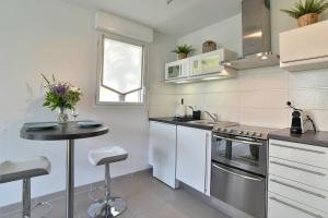 Appartements Escapade a Dinan - Appartement avec jardin et parking prive : photos des chambres