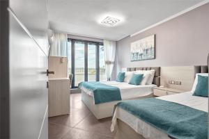 3BD Beach Paradise with a Stunning View with Parking by Flat Mаnаger