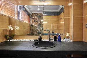 3BD Beach Paradise with a Stunning View with Parking by Flat Mаnаger