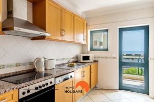 #166 Frat Apartment by Home Holidays