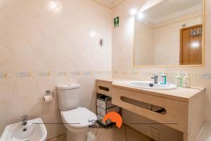 #166 Frat Apartment by Home Holidays