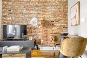 E Village 1BR w WD nr Tompkins Sq Park NYC-876