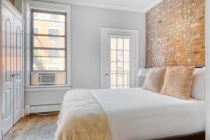 E Village 1BR w WD nr Tompkins Sq Park NYC-876