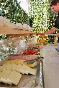 Oceanic Overview Suites