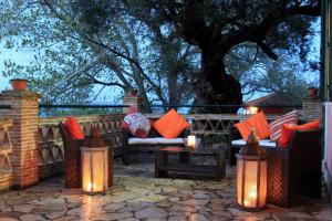 Tonias Houses - Thea House and Vrachos Attic Appartment