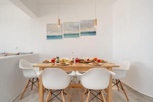 Villa Nausica, Steps from the Beach