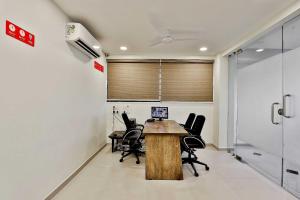 Collection O 12462 Hotel Shiv Inn