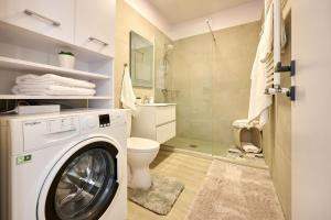 Sea Breeze Apartment in Infinity Beach Resort - parking