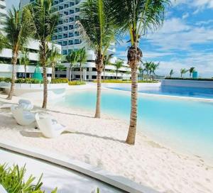 AZURE NORTH PAMPANGA Sonne & Strand