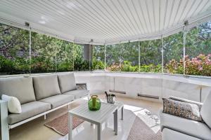 Jardín Del Mediterráneo by Finest Rentals